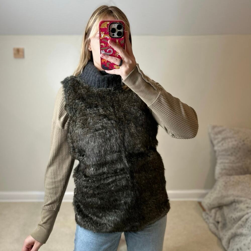 Pim + Larkin: Faux Fur Pullover Knit Turtleneck Vest / Sleeveless Sweater